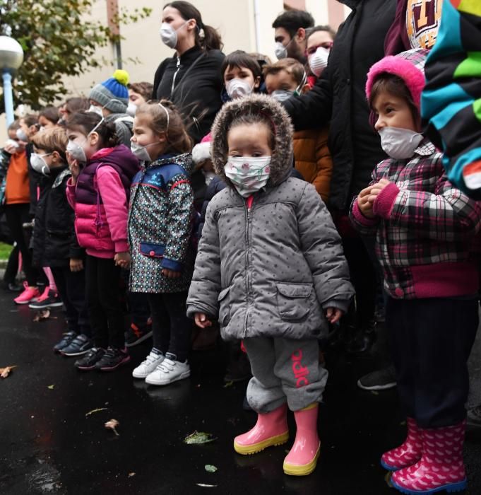 La comunidad educativa exige que se paralicen las obras en el centro los días lectivos - Alertan de que los operarios trabajan con amianto