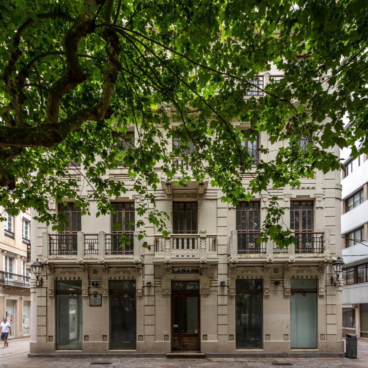 Edificio La Base en la plaza San Andrés, en A Coruña.