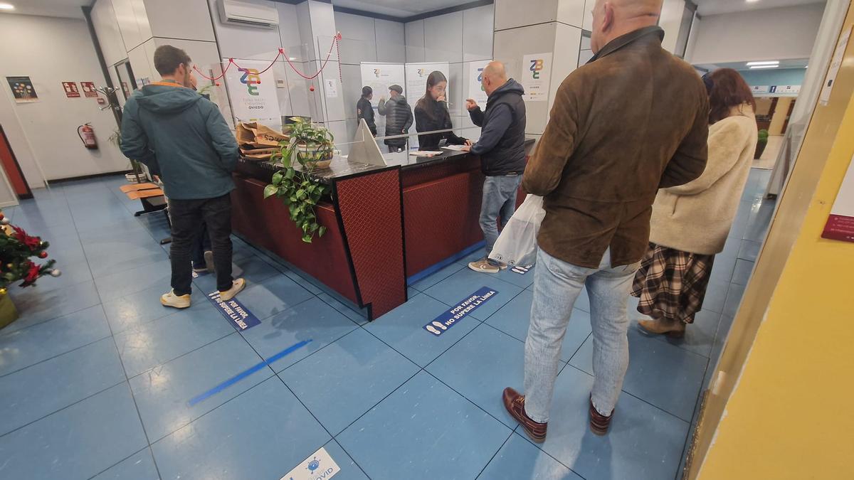 La oficina de la Zona de Bajas Emisiones de Oviedo.
