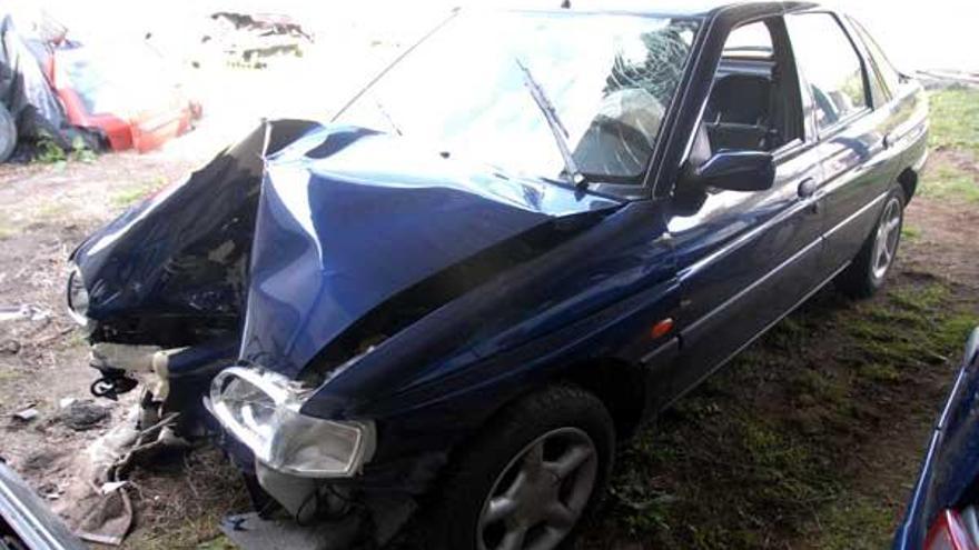 Un vecino de Caldas fallece al estrellar su coche contra el muro de un puente en Alba