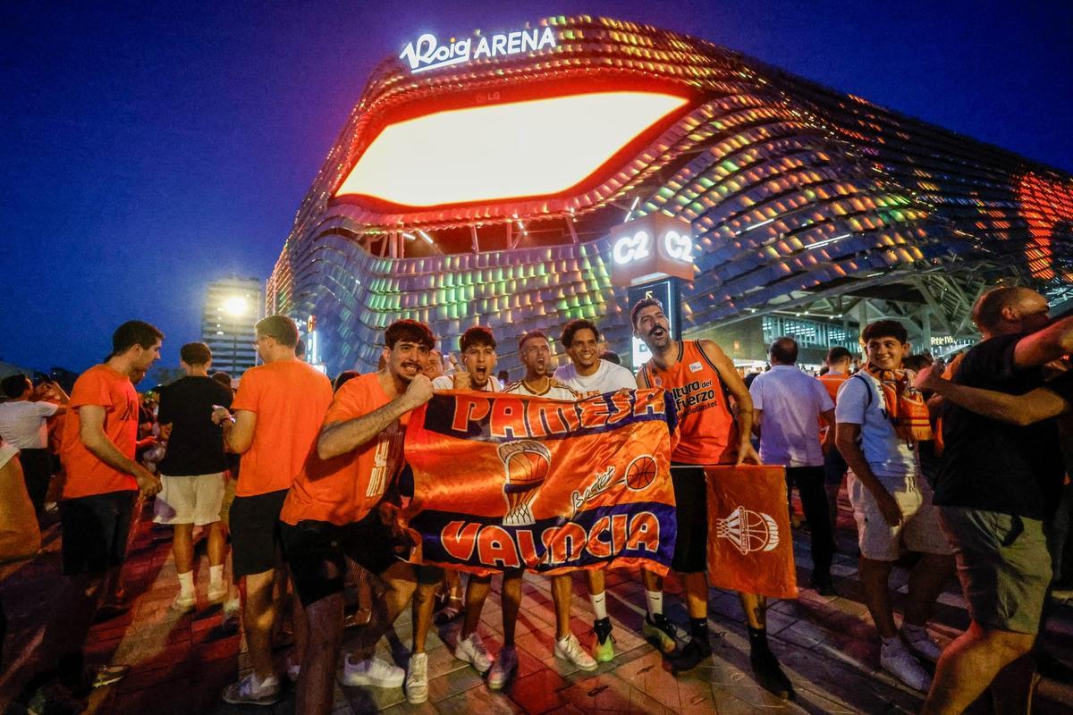 El Roig Arena empuja en busca de la segunda liga