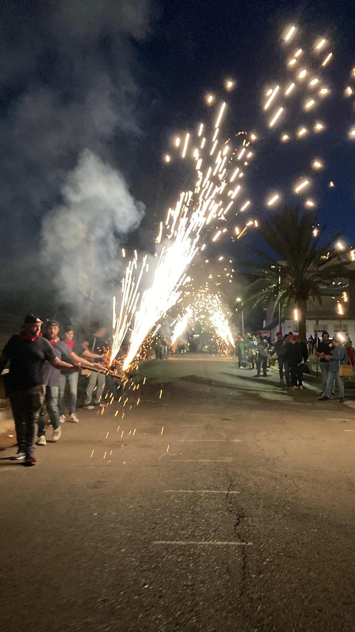 La Baixà, el Xupinàs y los festejos taurinos marcan las fiestas de Benifairó de les Valls.
