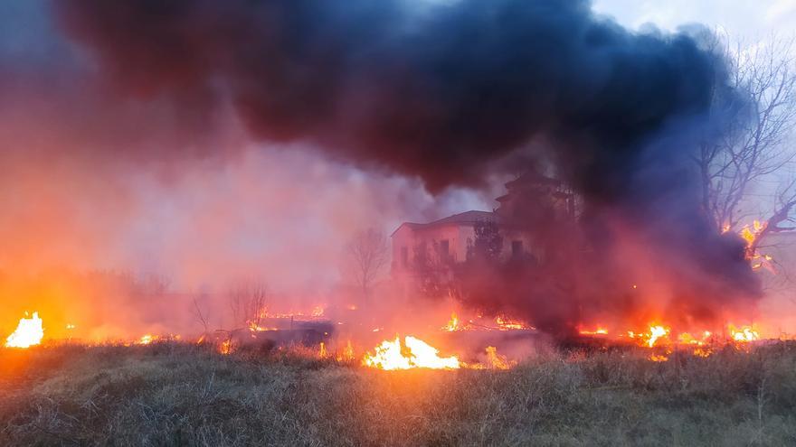 Incendios intencionados en la papelera de Xàtiva alertan del abandono del complejo