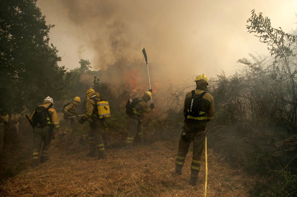 El fuego arrasa más de 3.000 hectáreas en Ourense