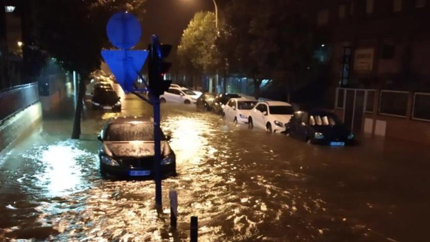 Policía Local y Bomberos reciben más de 70 avisos por las lluvias en Alicante