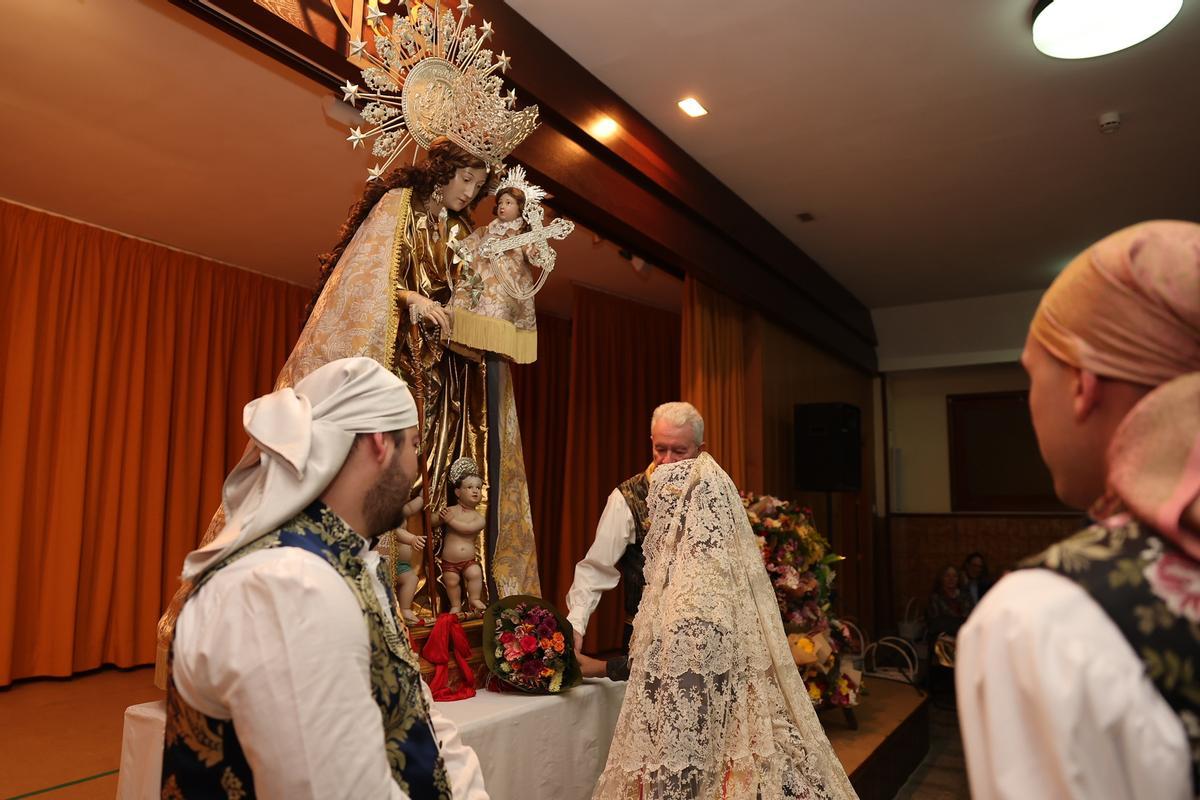Ofrenda fallera en el Cottolengo del Padre Alegre