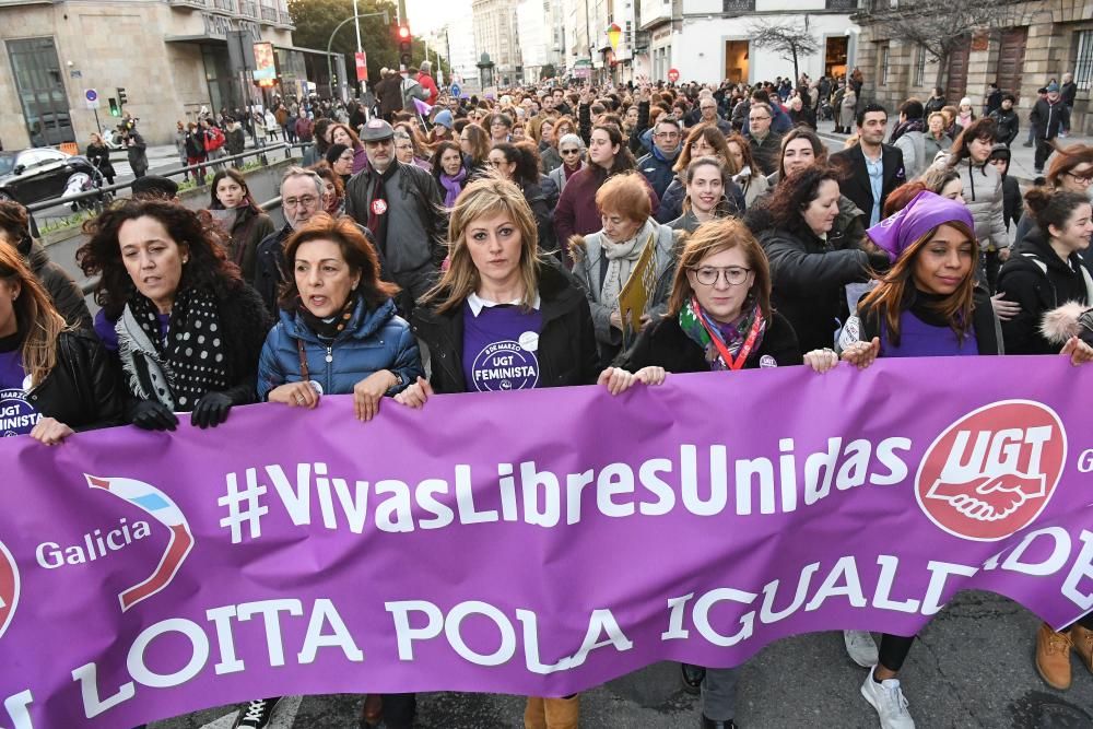 33.000 mujeres y hombres secundan las manifestaciones feministas en A Coruña