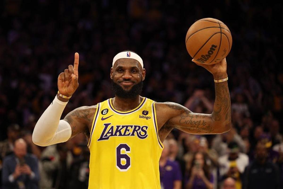 Las mejores imágenes de la noche histórica de LeBron James