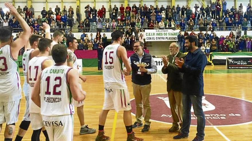 El Plasencia, campeón, se jugará subir en casa