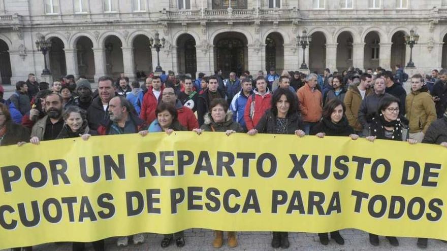 Comitiva de los marineros del cerco, en María Pita.