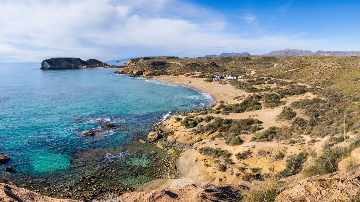 El pueblo más barato de España para alquilar una casa en la playa está en Murcia