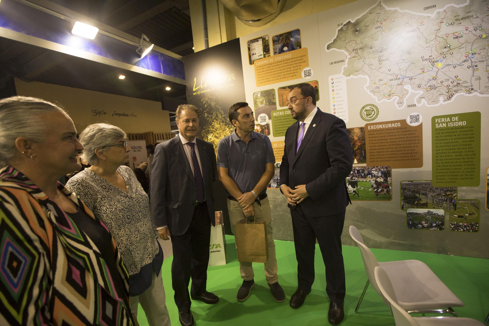 En imágenes: La visita de Adrián Barbón a la Feria de Muestras