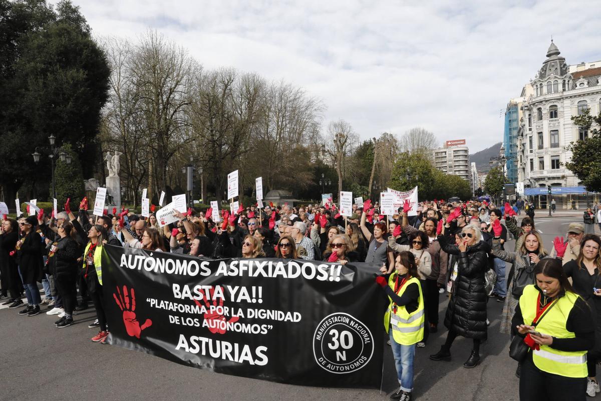 EN IMÁGENES: Así fue la manifestación de autónomos asturianos en Oviedo