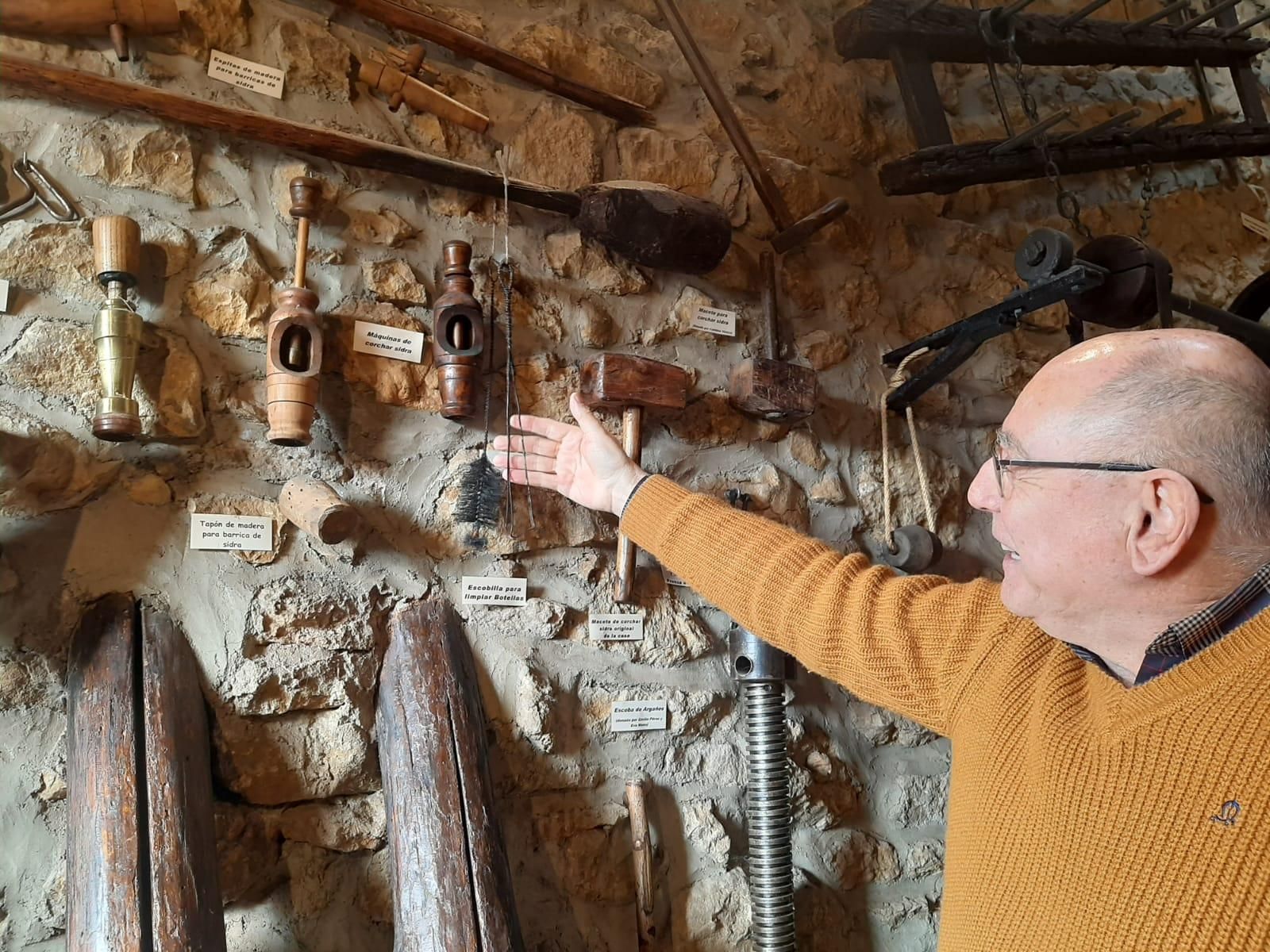 Una fragua llena de historia: así es el museo particular de Chema Martínez en Tuernes