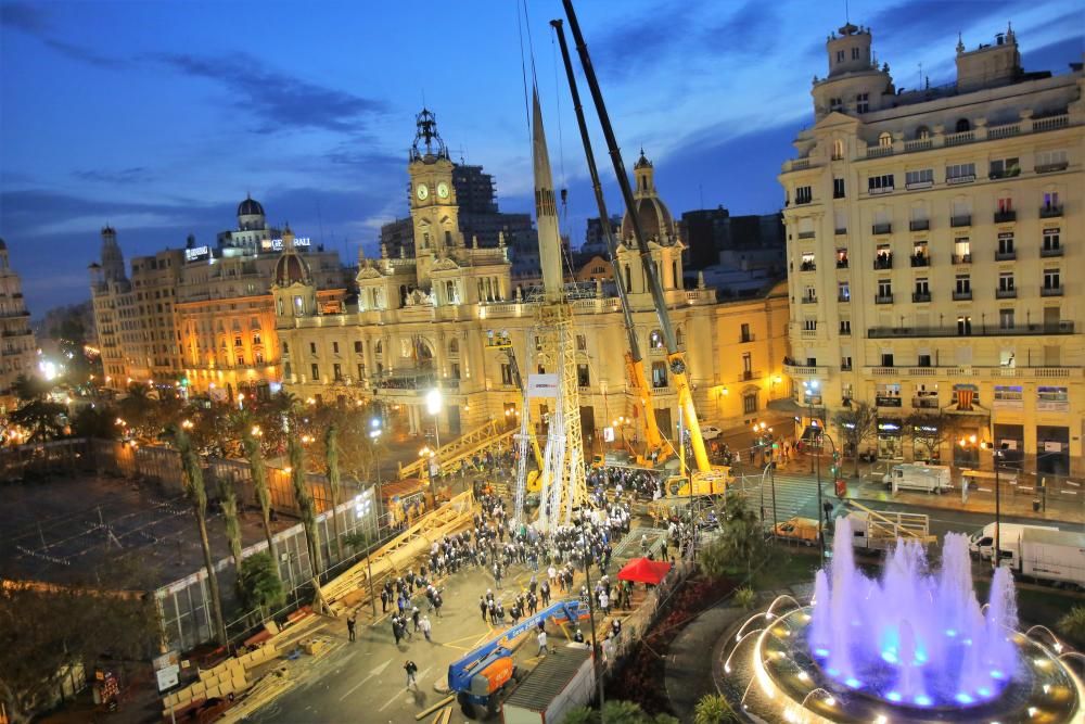 'Plantà' al tombe de la falla municipal