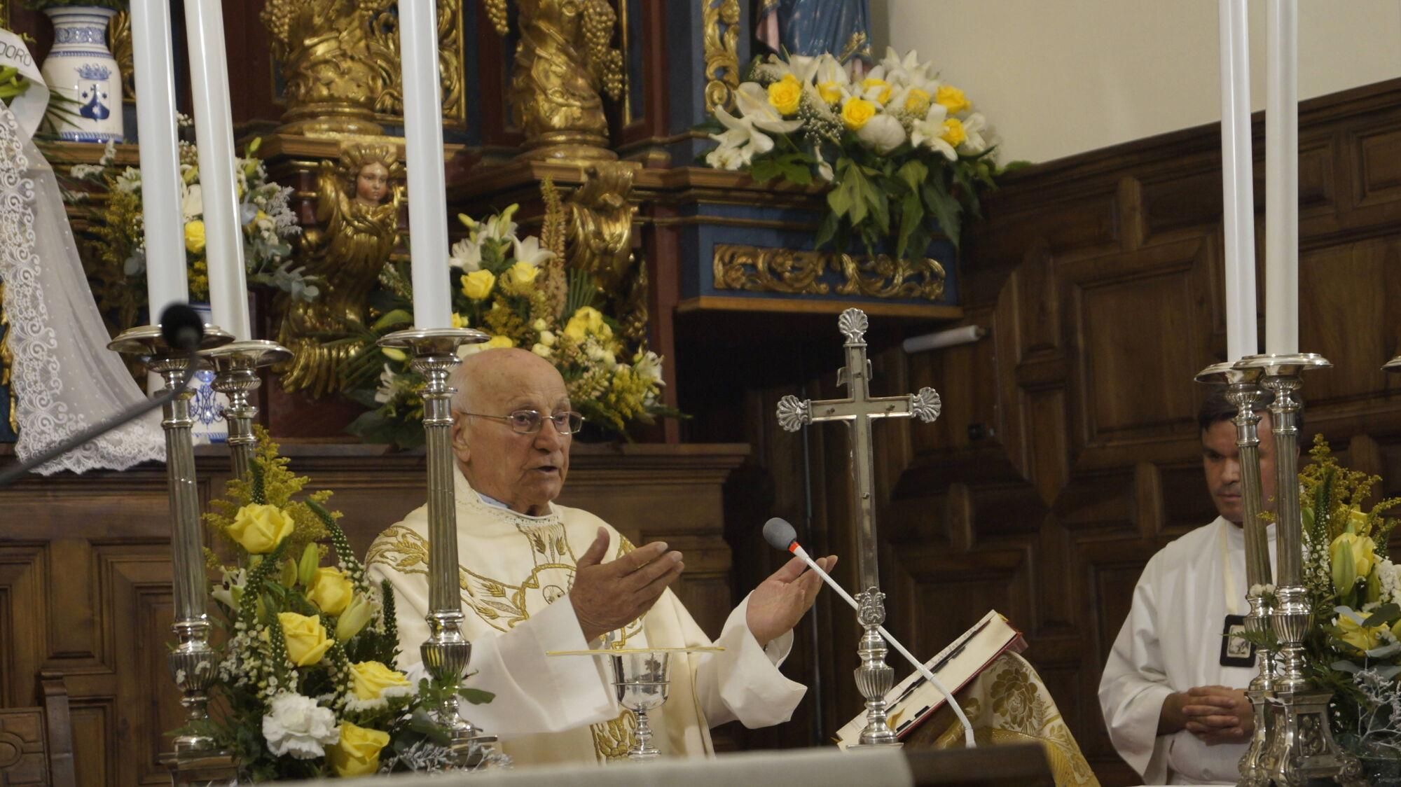 La Virgen del Carmen del Camino congrega a cientos de fieles en su ermita.