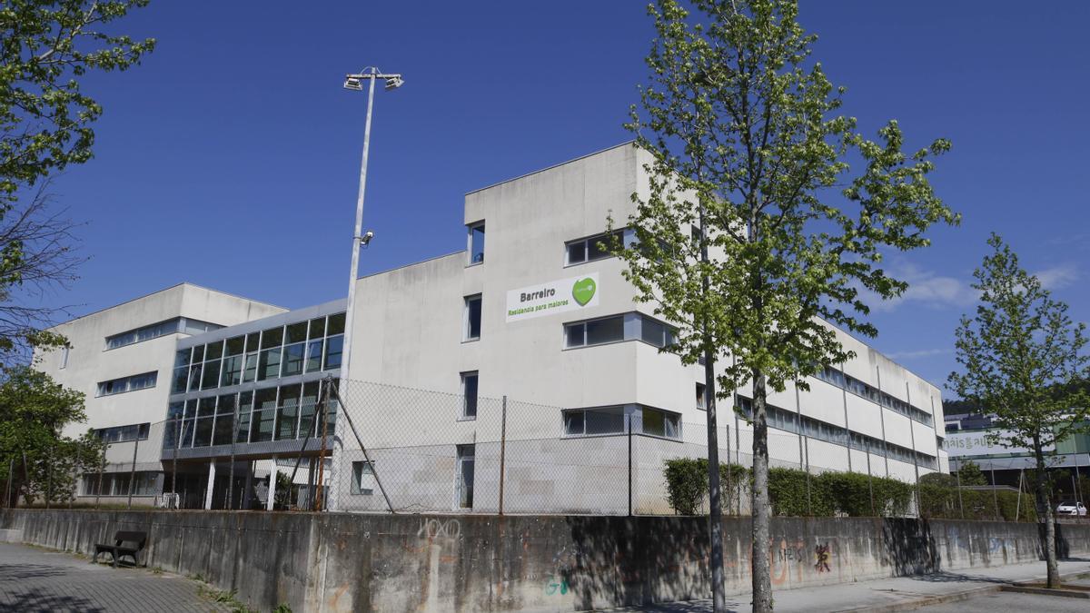 Exterior de la residencia de mayores de Barreiro.