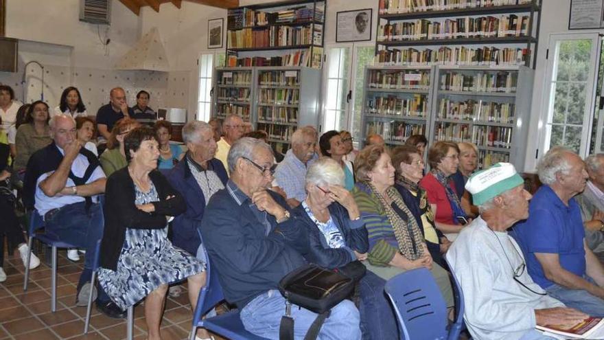 Asistentes a la conferencia sobre el dolor de espalda.