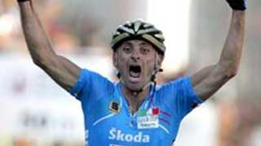 Paolo Bettini gana la tercera etapa
