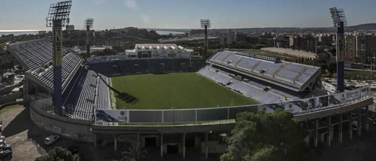 Imagen panorámica reciente del estadio José Rico Pérez.