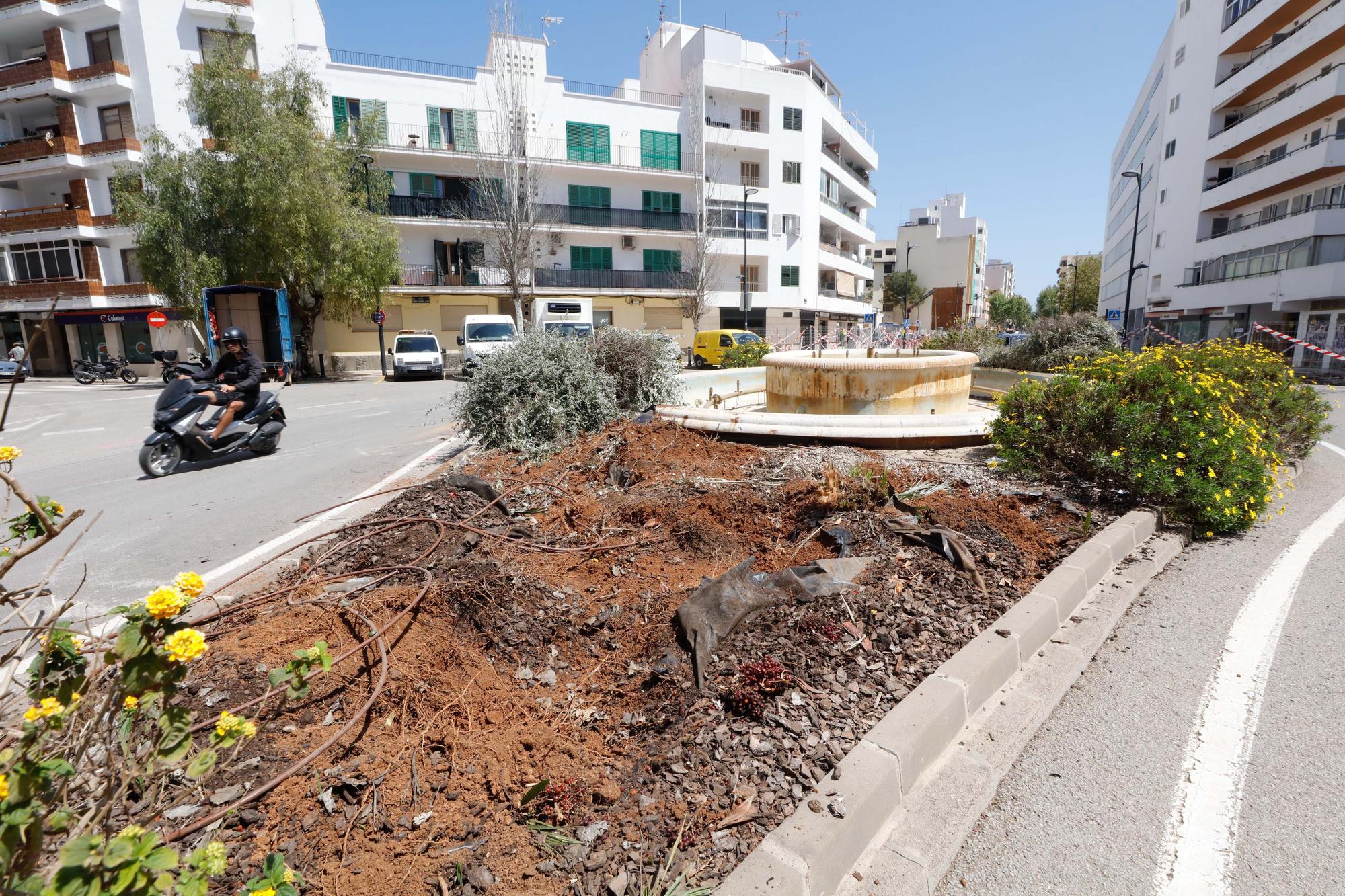 Comienza la demolición de la fuente de Isidor Macabich en Ibiza