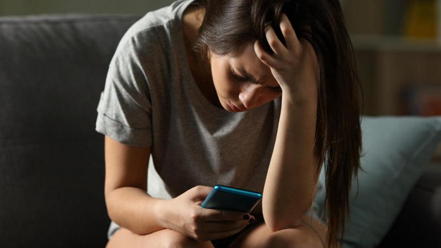 Un 6% de los adolescentes pasa más de un año sufriendo ciberacoso, según un estudio
