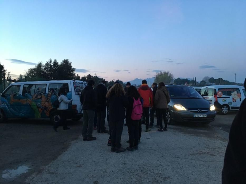 Mobilització del CDR de Manresa per participar en talls de carretera