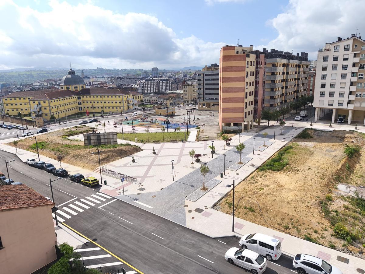 La zona reurbanizada en el entorno de la plaza de Juan Pablo II en Ciudad Naranco.