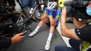 Mark Cavendish, emocionado, tras ganar la cuarta etapa del Tour.