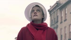 La actriz Elisabeth Moss, en la tercera temporada de la serie ’El cuento de la criada’. 