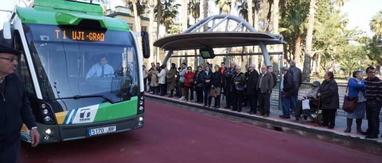 El Consell recibe una deuda aplazada de 14 millones por las obras del Tram de Castelló