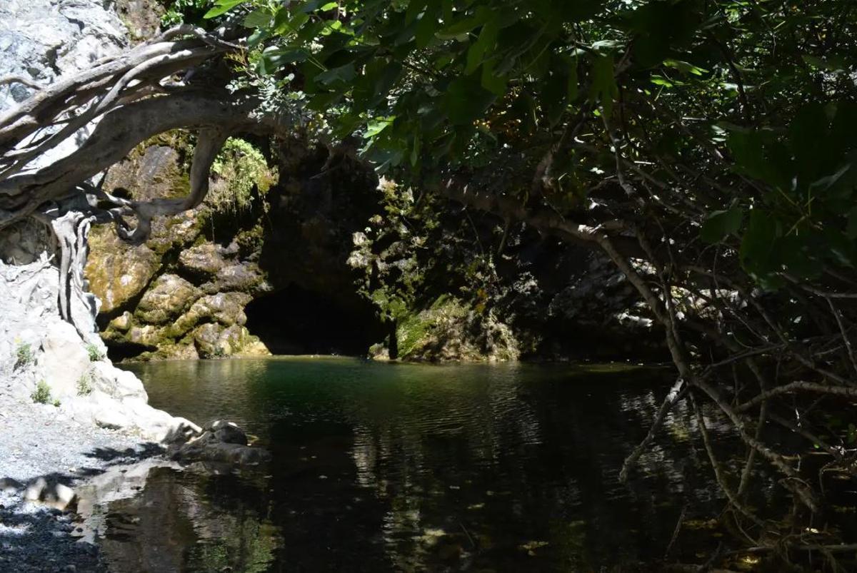 La Cascada de Jolox, el "pequeño paraíso" de Málaga