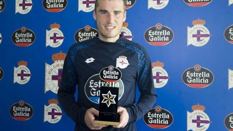 Los aficionados eligen a Álex jugador Estrella Galicia de marzo
