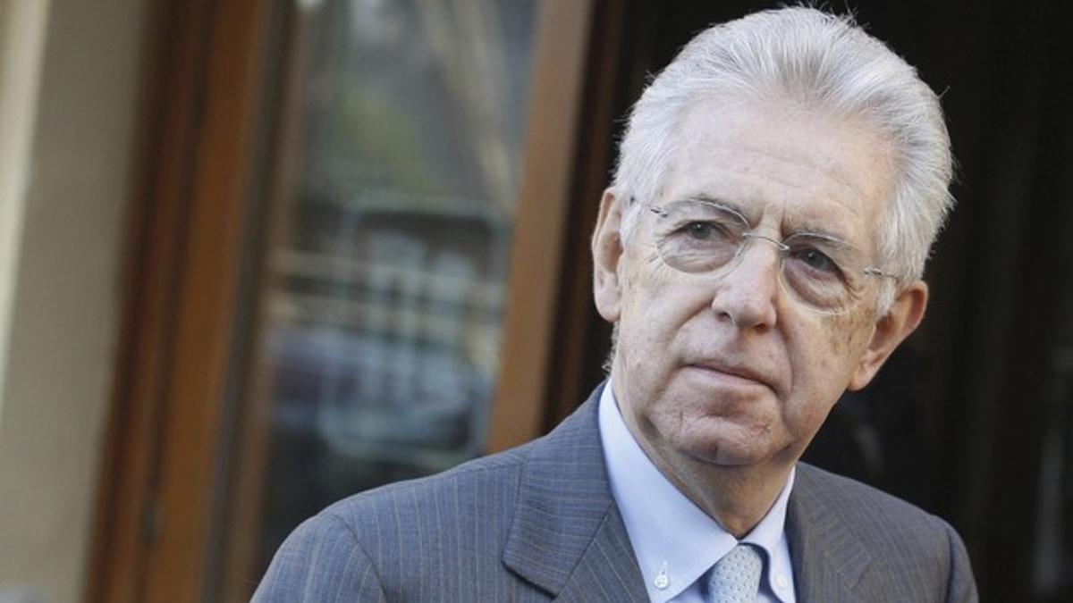 El economista y excomisario europeo Mario Monti, favorito para convertirse en primer ministro en sustitución de Silvio Berlusconi y al frente de un gobierno de transición, hoy, en Roma.