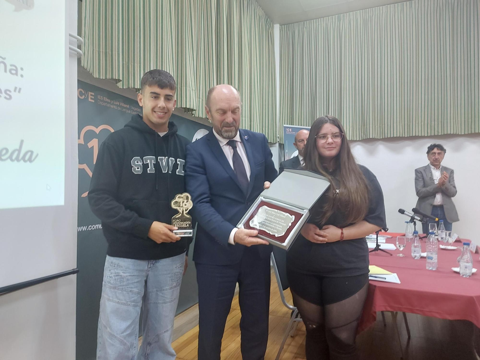 En imágenes: La visita del presidente del Senado a Vegadeo