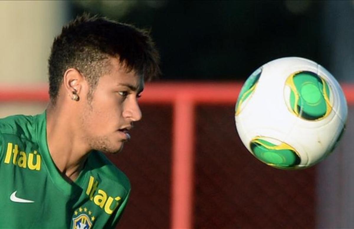 El brasiler Neymar, en un entrenament de la seva selecció.