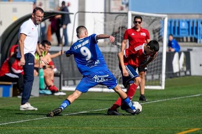 25-01-20  DEPORTES. CAMPOS DE FUTBOL DE LA ZONA DEPORTIVA DEL PARQUE SUR EN  MASPALOMAS. MASPALOMAS. SAN BARTOLOME DE TIRAJANA.  San Fernando de Maspalomas Santos- Veteranos del Pilar (Cadetes).  Fotos: Juan Castro.  | 25/01/2020 | Fotógrafo: Juan Carlos Castro