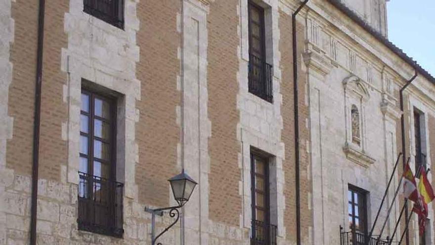 En la fotografía, fachada principal de la residencia Virgen del Canto.