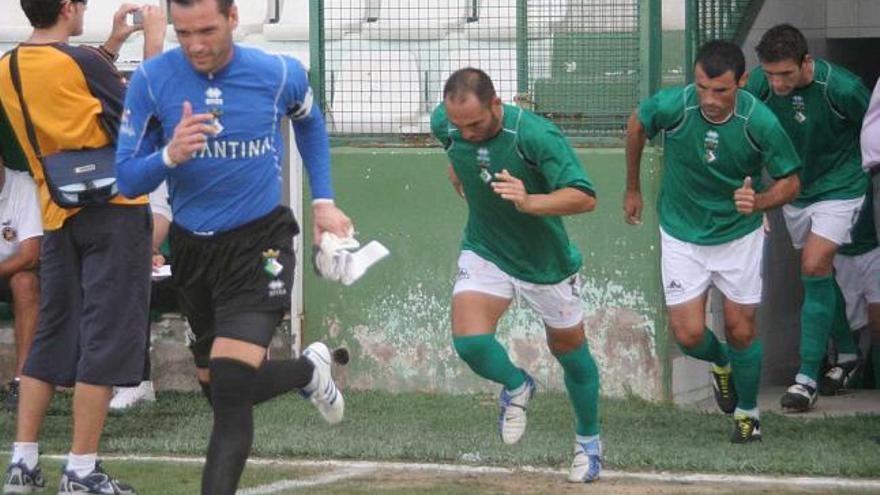 Los jugadores del Novelda están cediendo muchos puntos en los minutos finales del tiempo reglamentario