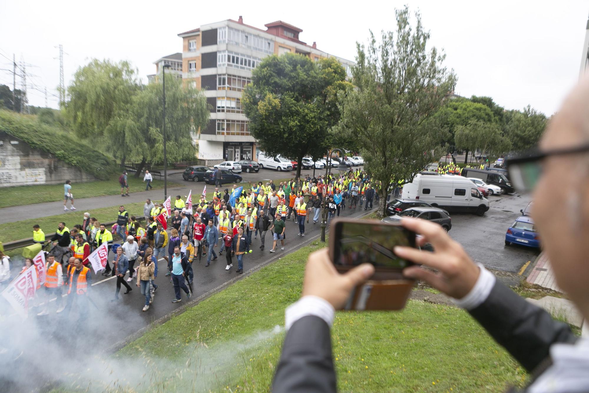 EN IMÁGENES: así transcurrió la marcha de los trabajadores de Saint-Gobain