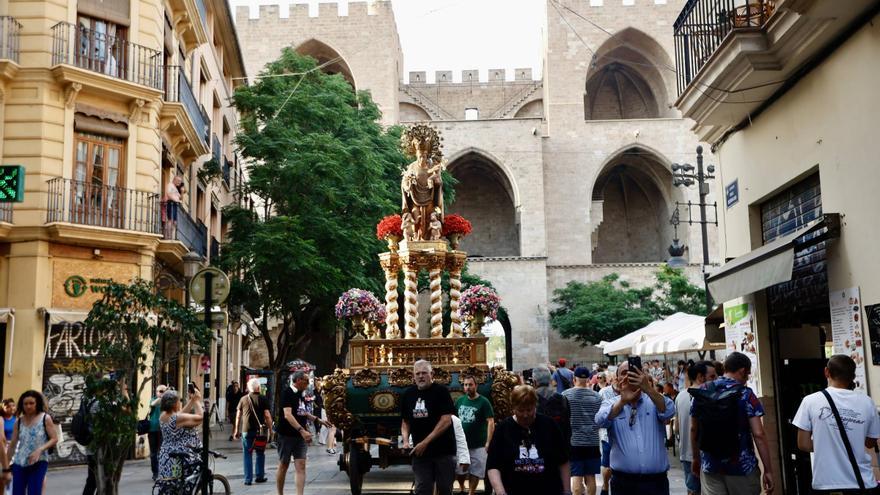 El Corpus recorre las calles de València en el Traslado