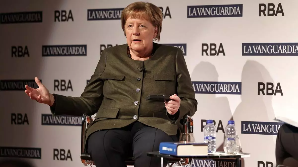 Exhiben el retrato de Ángela Merkel en Berlín