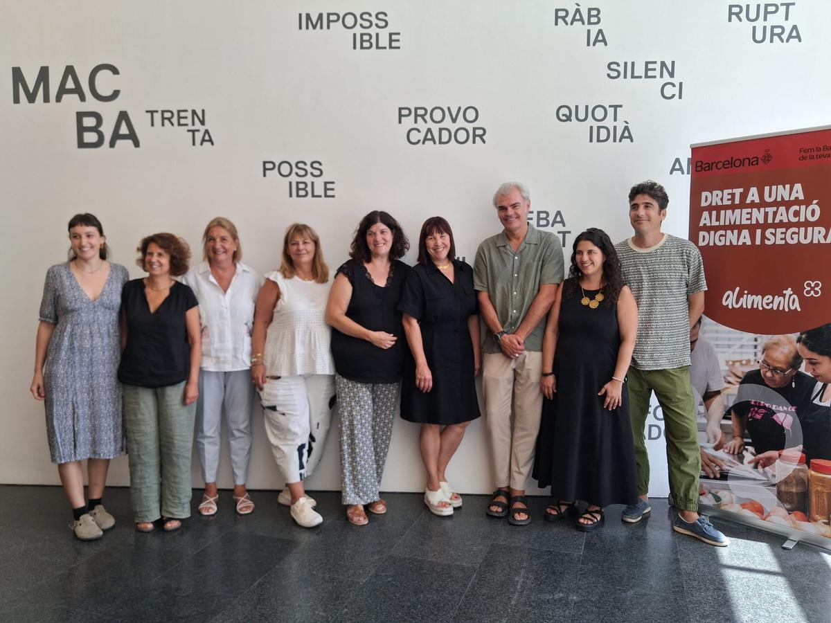 Promotores en la presentación del Programa Alimenta en el MACBA-Bar