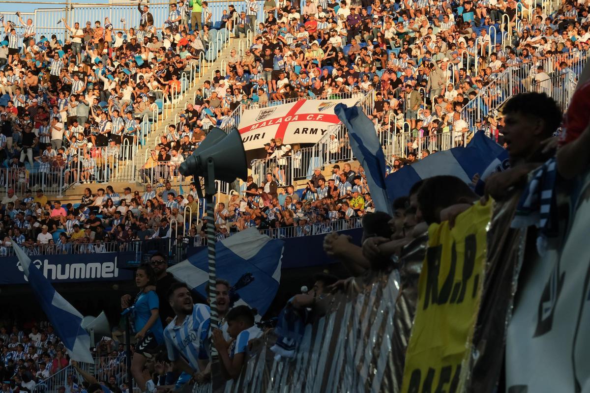 La afición del Málaga CF, esta temporada 22/23 en La Rosaleda.