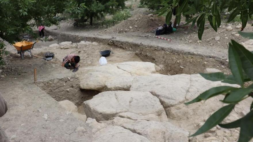 La excavación en Torreparedones saca a la luz los restos del anfiteatro