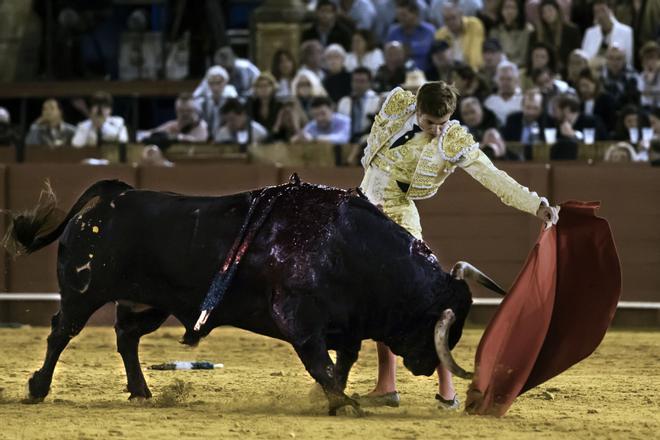 FOTOGALERÍA | Último festejo de San Miguel en la Maestranza