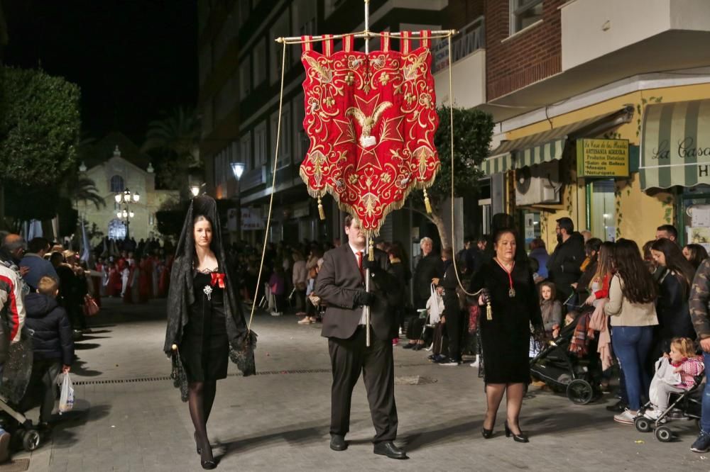 Algunas de las imágenes decanas de la Semana Santa se acercaron al mar y los paseos en Martes Santo