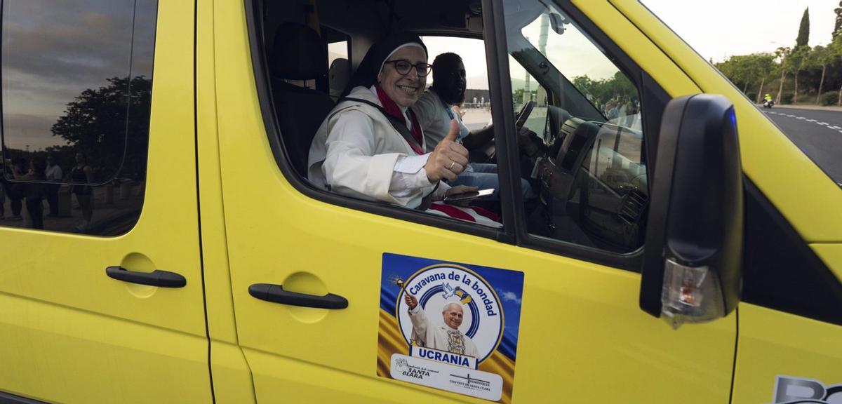 El Papa beneeix les ambulàncies de sor Lucía Caram