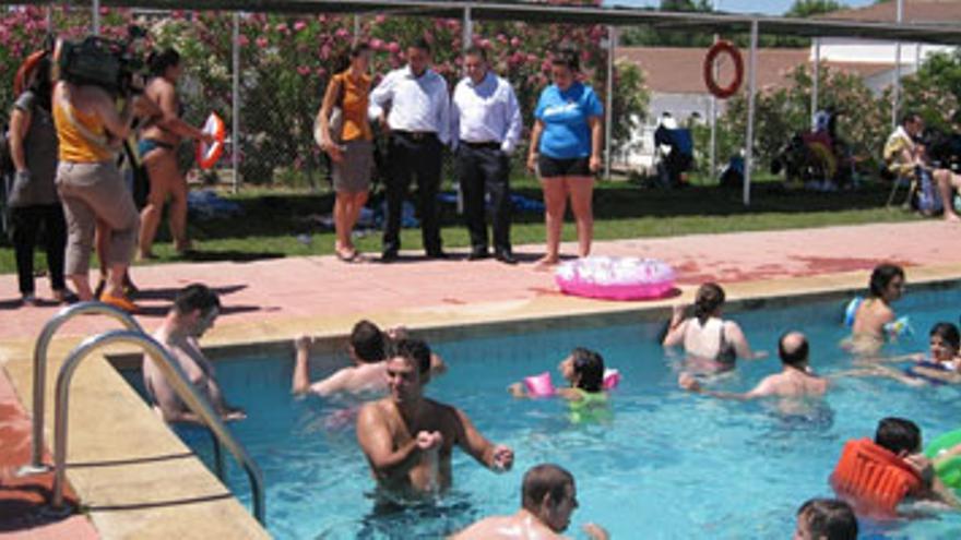 El consejero de los Jóvenes visita en Trujillo un campamento para paralíticos cerebrales