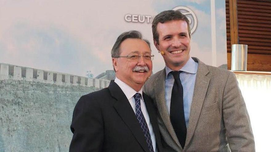 Pablo Casado con Juan Jesús Vivas.